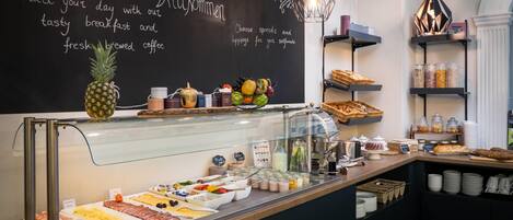 Daily buffet breakfast for a fee