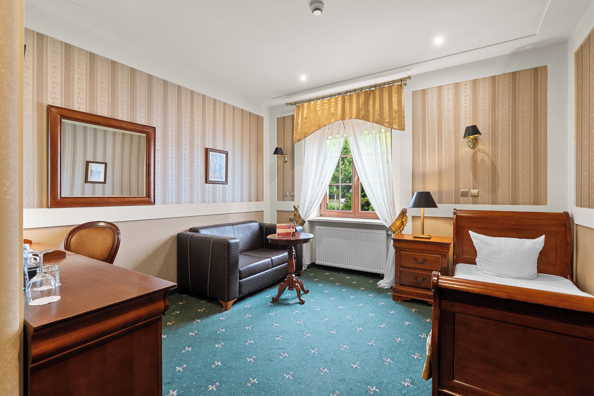 standard single room | 1 bedroom, desk, iron/ironing board, free wifi