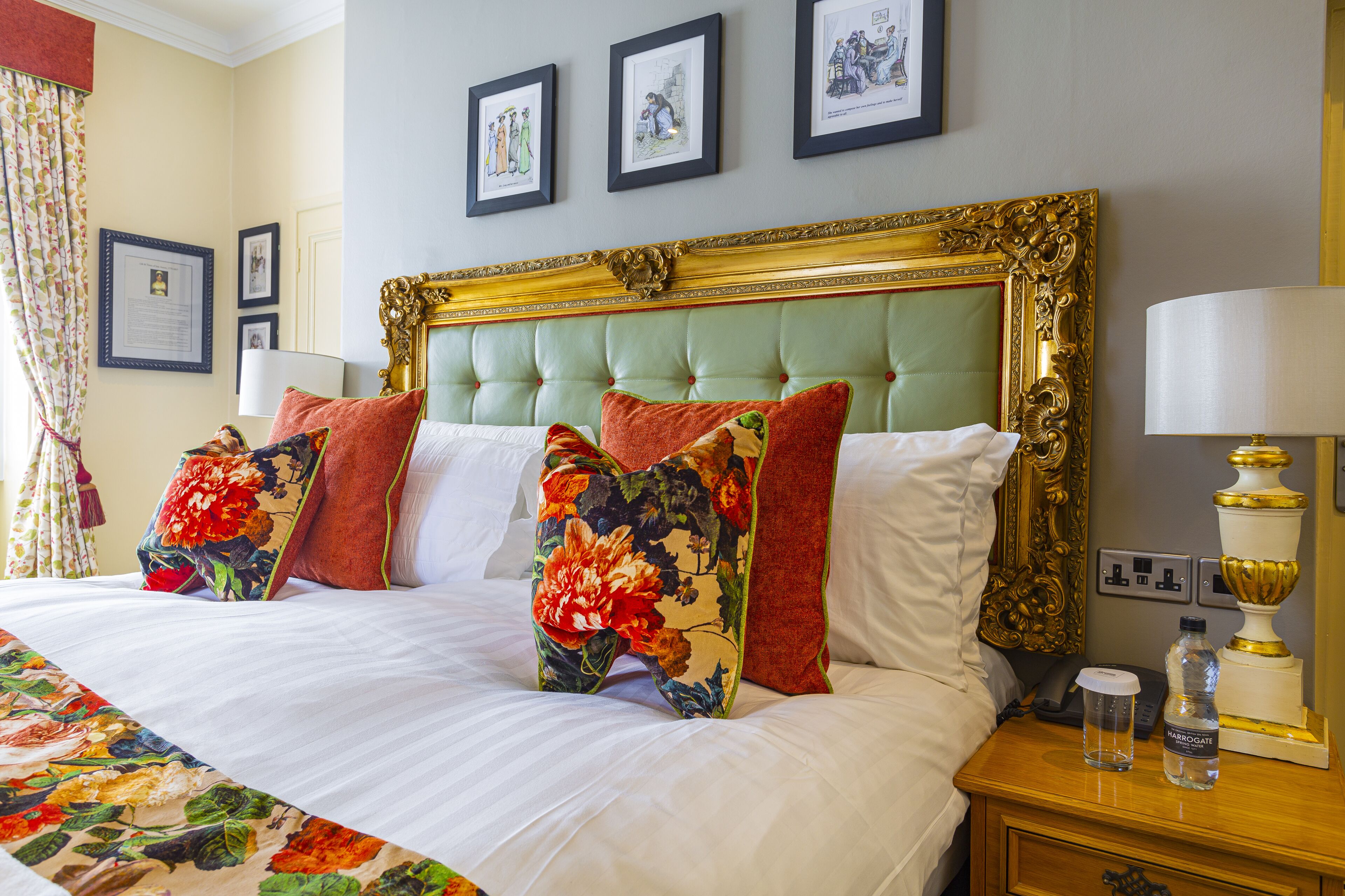 Superior Double Room | 1 bedroom, blackout drapes, iron/ironing board, free WiFi