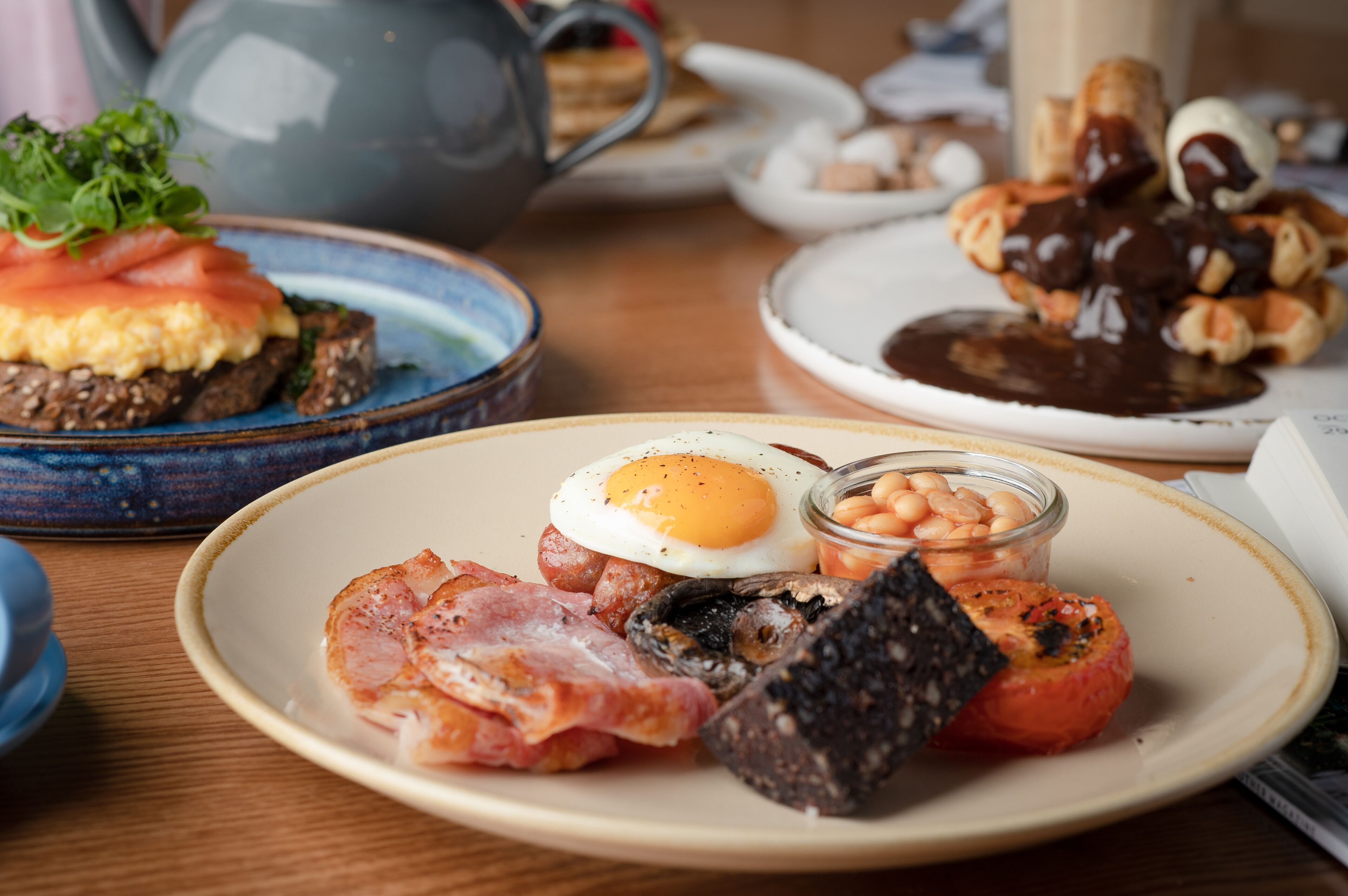 daily cooked-to-order breakfast (gbp 19.95 per person)