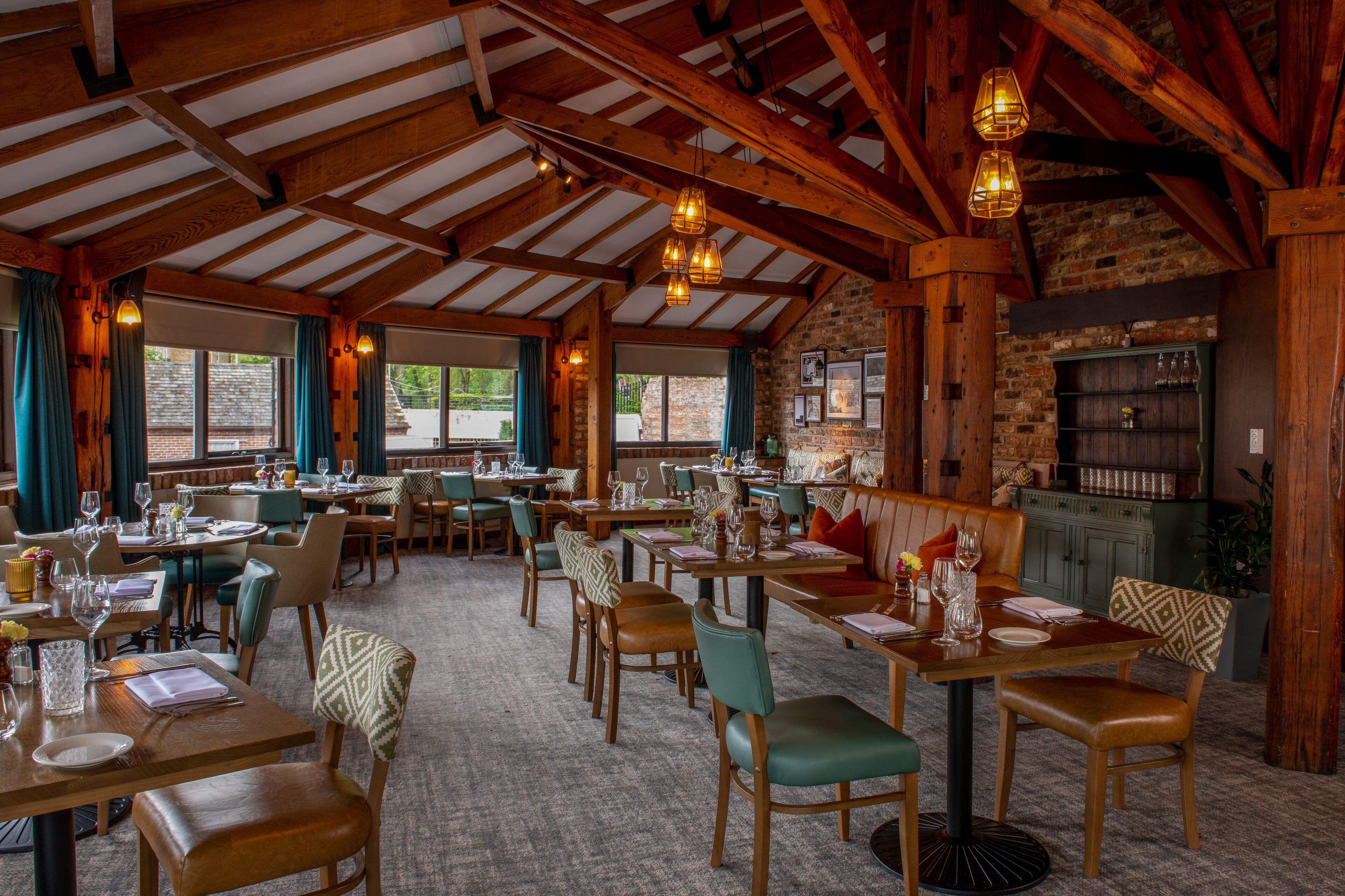 breakfast and dinner served, british cuisine