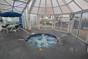 Bañera de hidromasaje interior