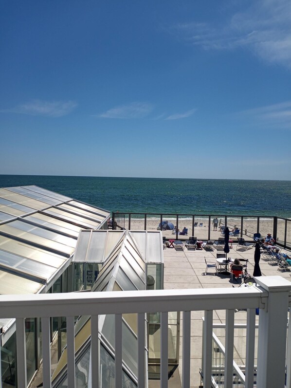 Deluxe Suite, Oceanfront, 2 Bedrooms | 테라스/파티오