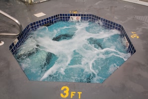 Indoor spa tub