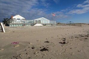 Exterior - Ocean Club on Smuggler's Beach (South Yarmouth)