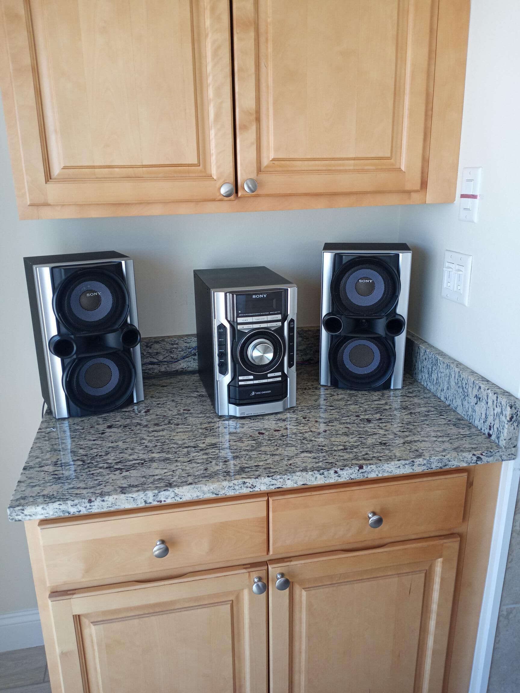 deluxe suite, oceanfront, 2 bedrooms | in-room dining