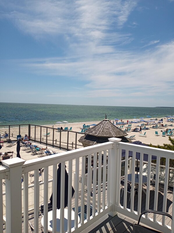Deluxe Suite, Oceanfront, 2 Bedrooms | Terrace/patio