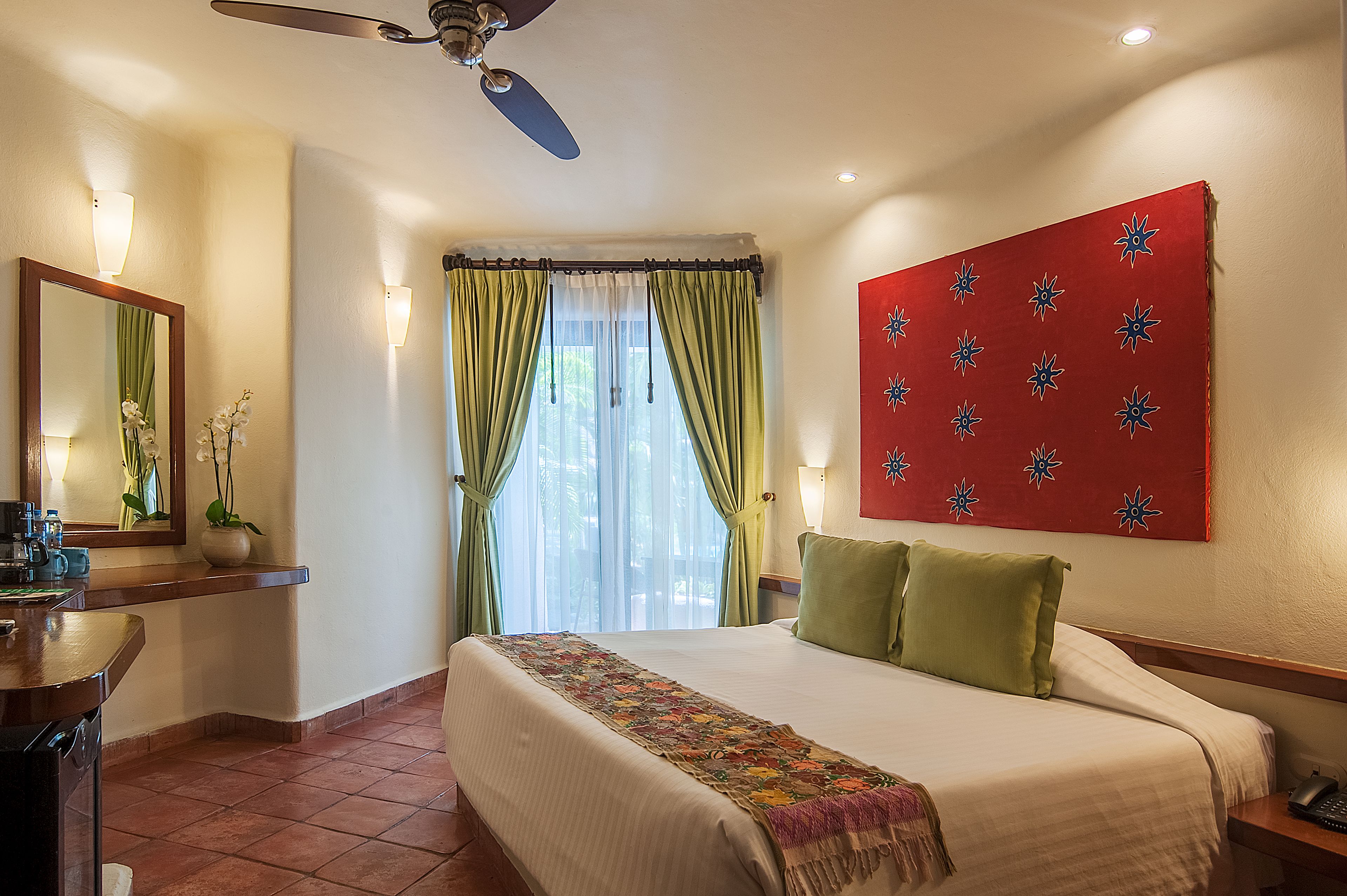 Frette Italian sheets, premium bedding, pillow-top beds, in-room safe