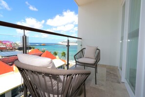 Chambre Supérieure, vue ville | Terrasse/Patio