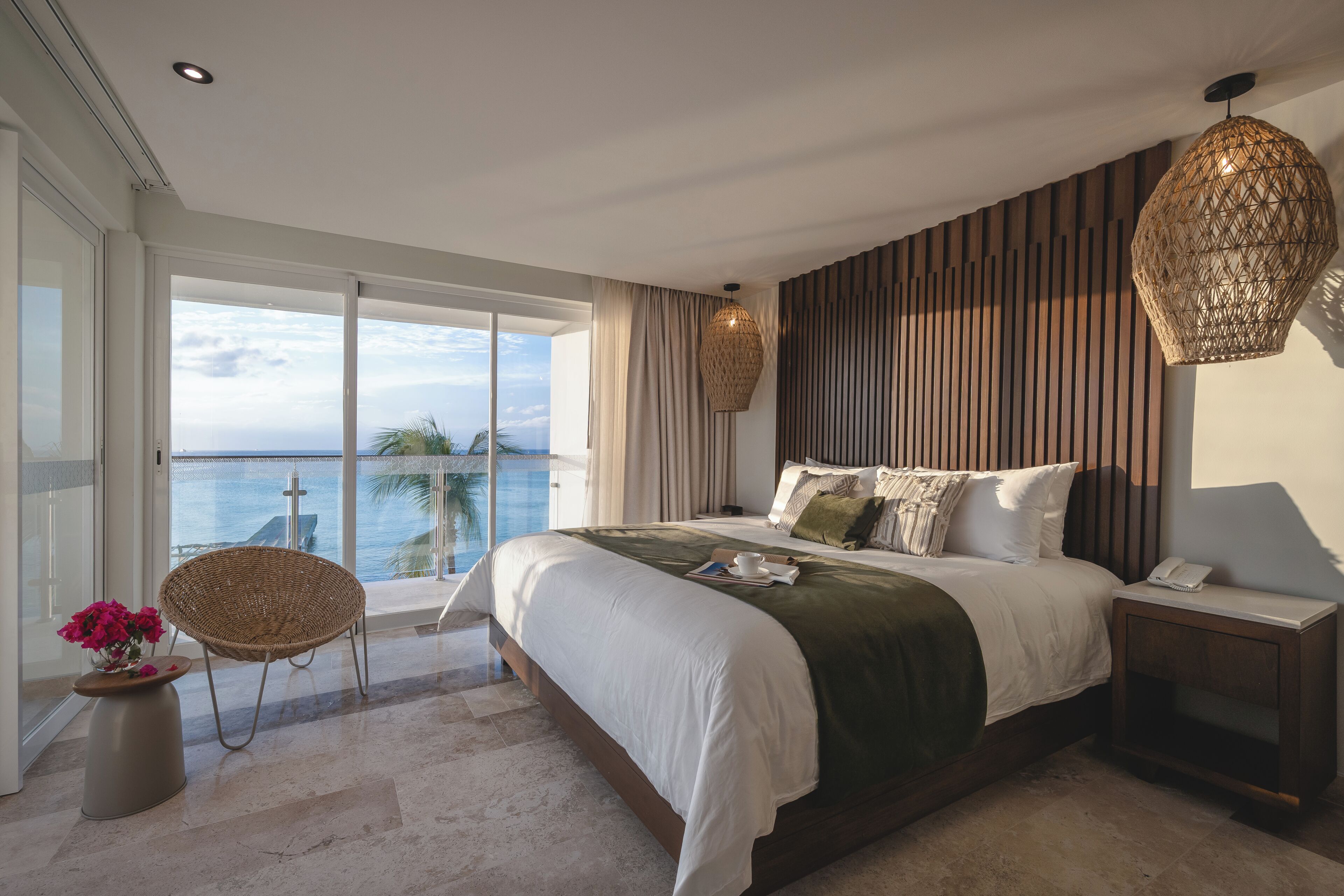 Suíte, vista para o mar | Roupas de cama premium, edredons de pluma, escrivaninha