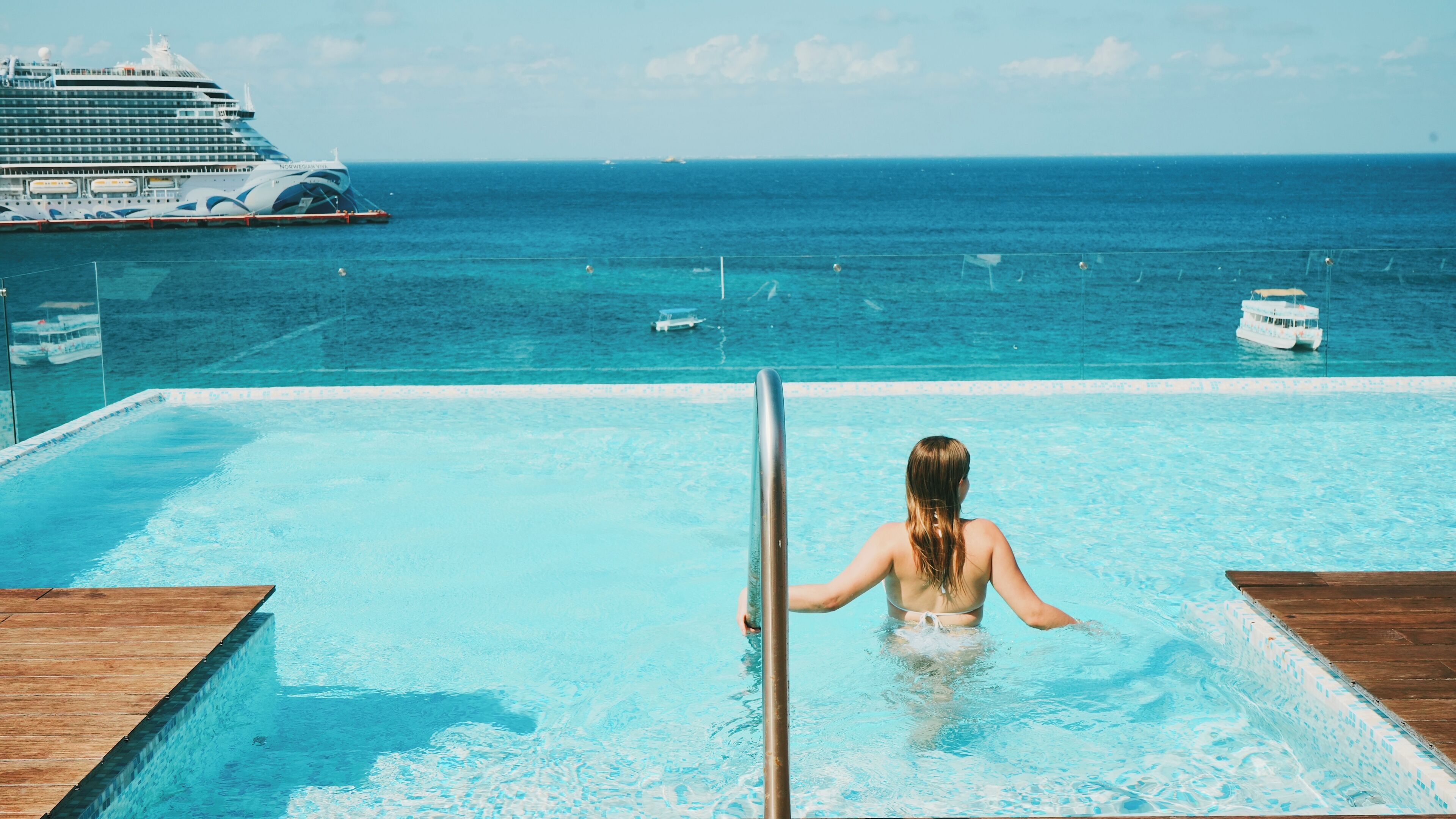 Hồ bơi ngoài trời 