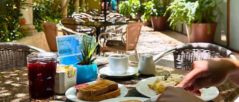 Petit déjeuner continental compris tous les jours