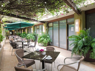 Suites Colonial