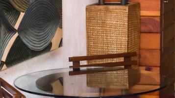 Studio | Area keluarga | TV plasma