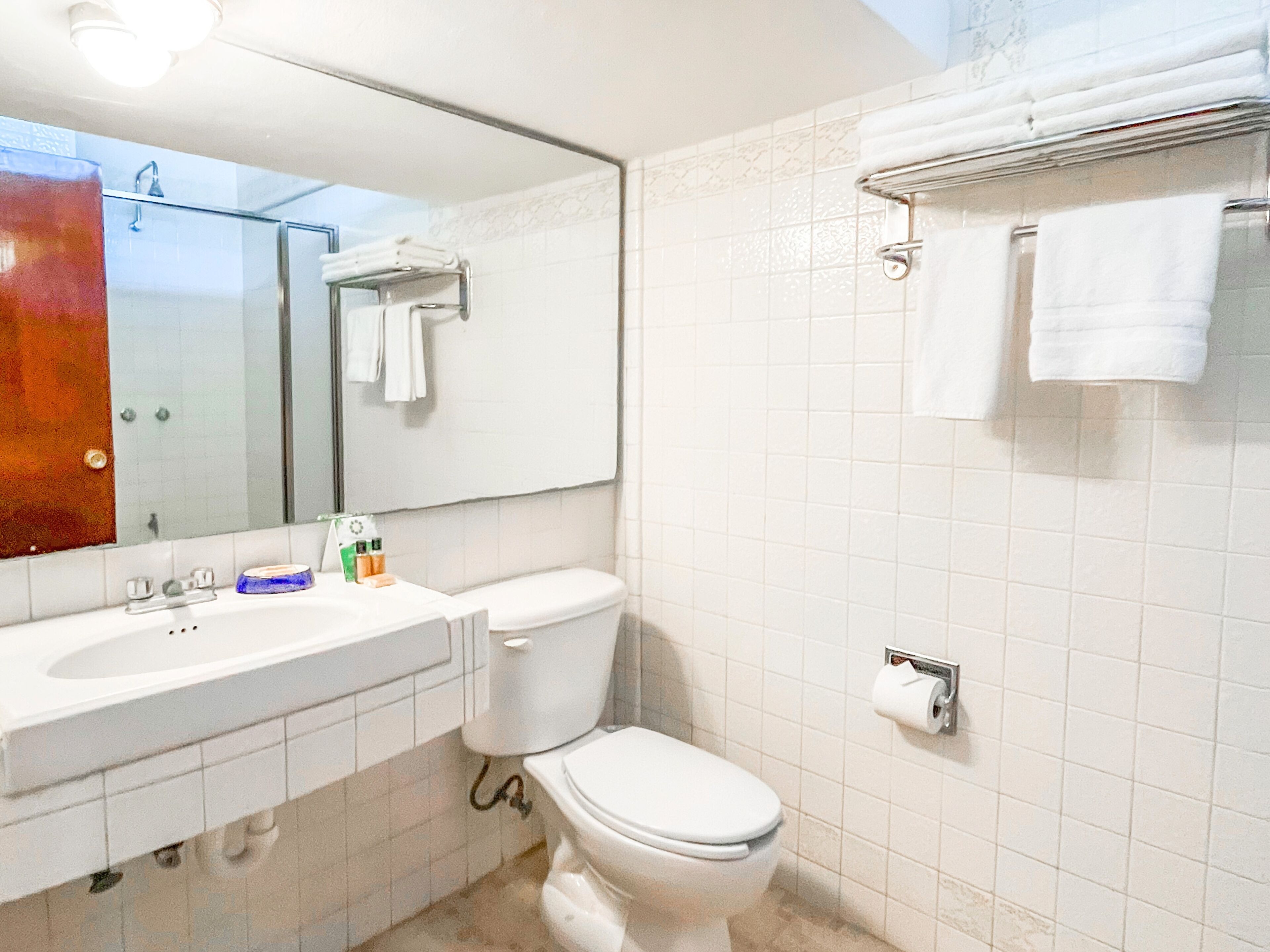 studio | bathroom | shower, free toiletries, hair dryer, towels