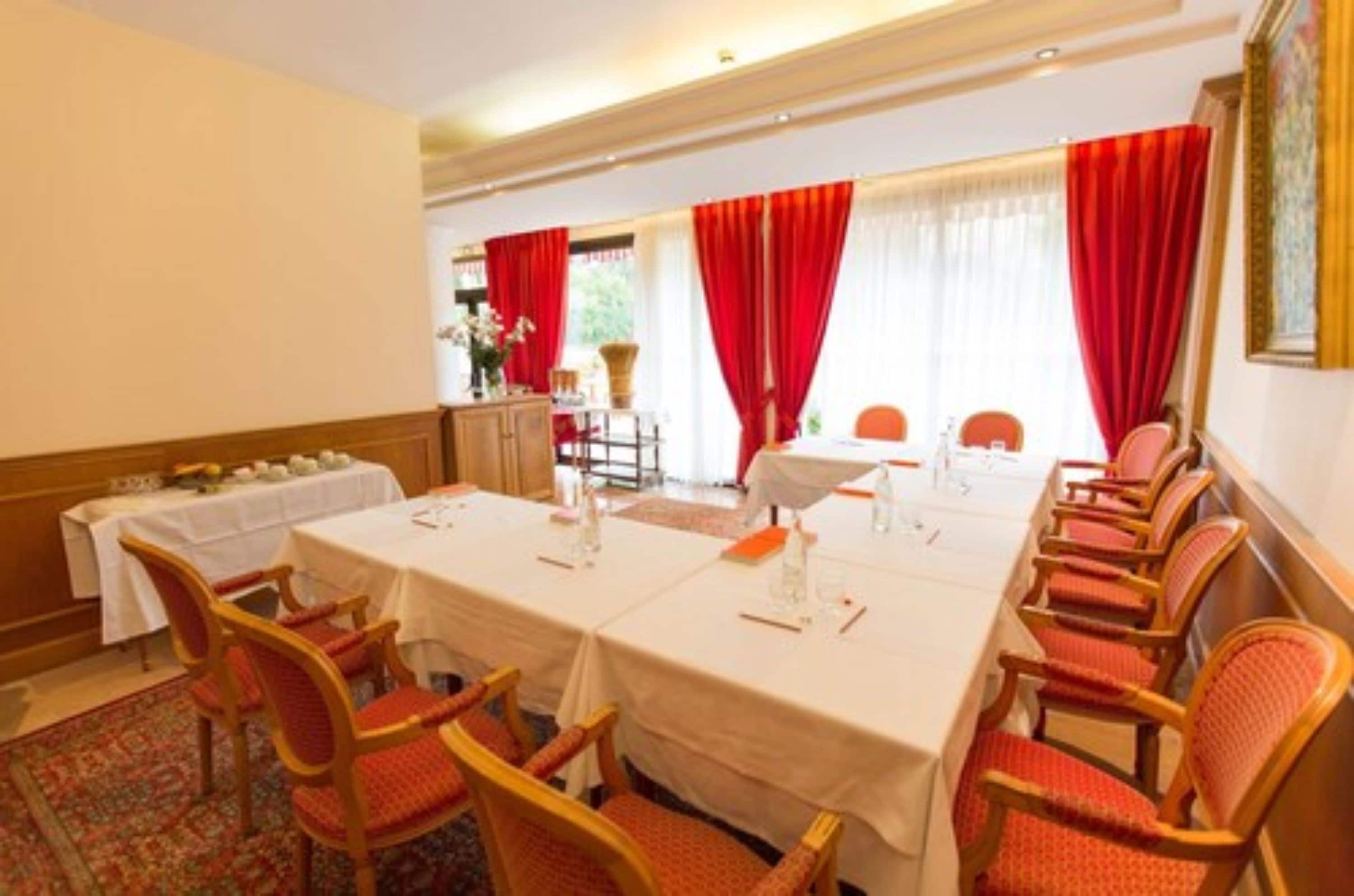 Photo - Sun Riviera Hotel