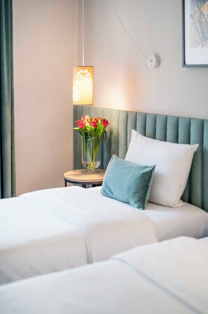 Allergitestade sängkläder, skrivbord och strykjärn/strykbräda