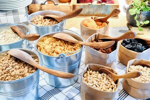 Desayuno buffet todos los días (con cargo)
