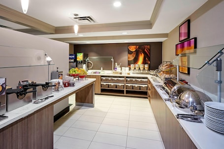 Free daily continental breakfast