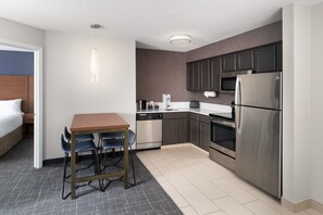 Suite, 1 Bedroom | Private kitchen | Full-size fridge, microwave, stovetop, dishwasher - Residence Inn by Marriott Lakeland (Lakeland)