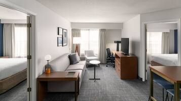 1 habitación, escritorio y cortinas blackout