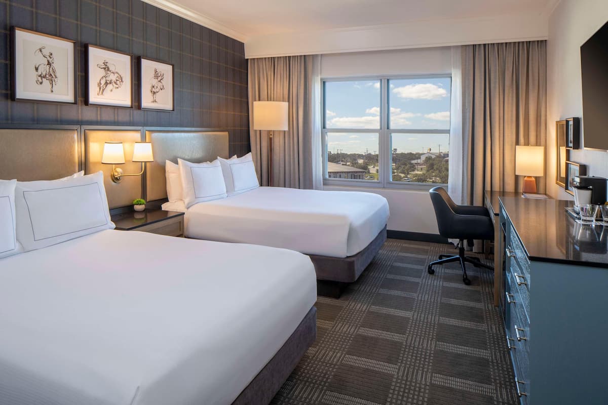 Premium bedding, in-room safe, desk, laptop workspace