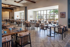 Petit déjeuner à emporter servi tous les jours en supplément