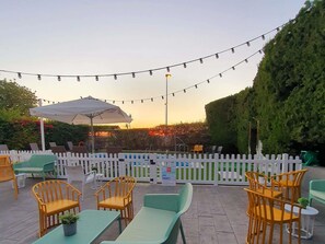 Outdoor pool, pool loungers