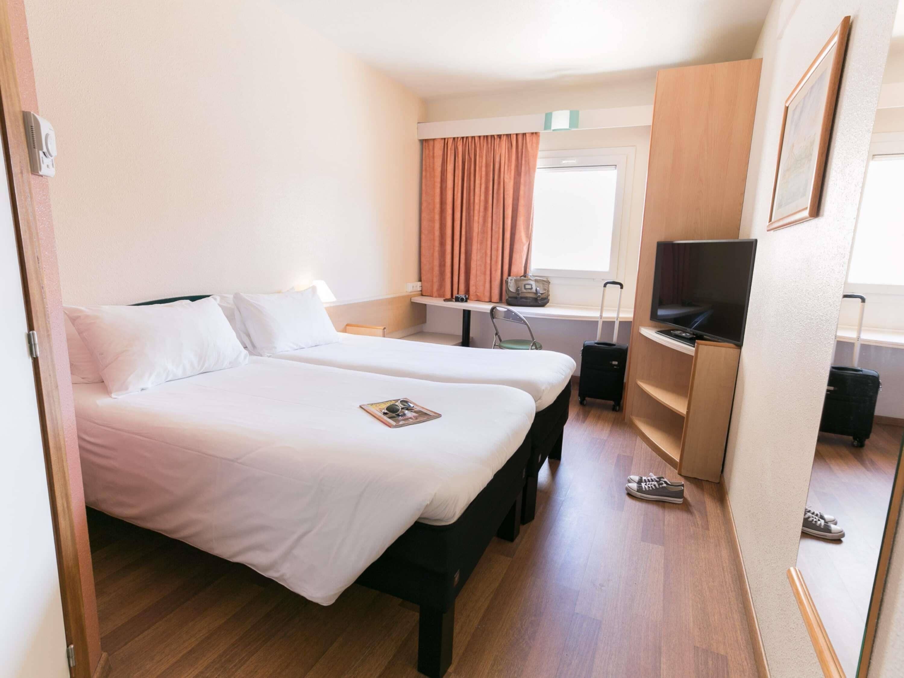 Chambre avec lits jumeaux, 2 lits une place | Matelas mémoire de forme, rideaux occultants, chambres insonorisées