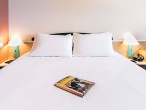 Oda, 1 Çift Kişilik Yatak | Memory foam (visko elastik) yatak, güneşlik/perde, ses yalıtımı 