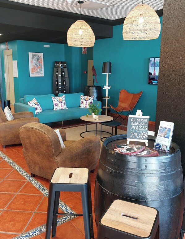 Lobby sitting area - ibis Jerez de La Frontera (Jerez de la Frontera)