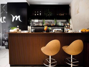 Bar (in der Unterkunft)