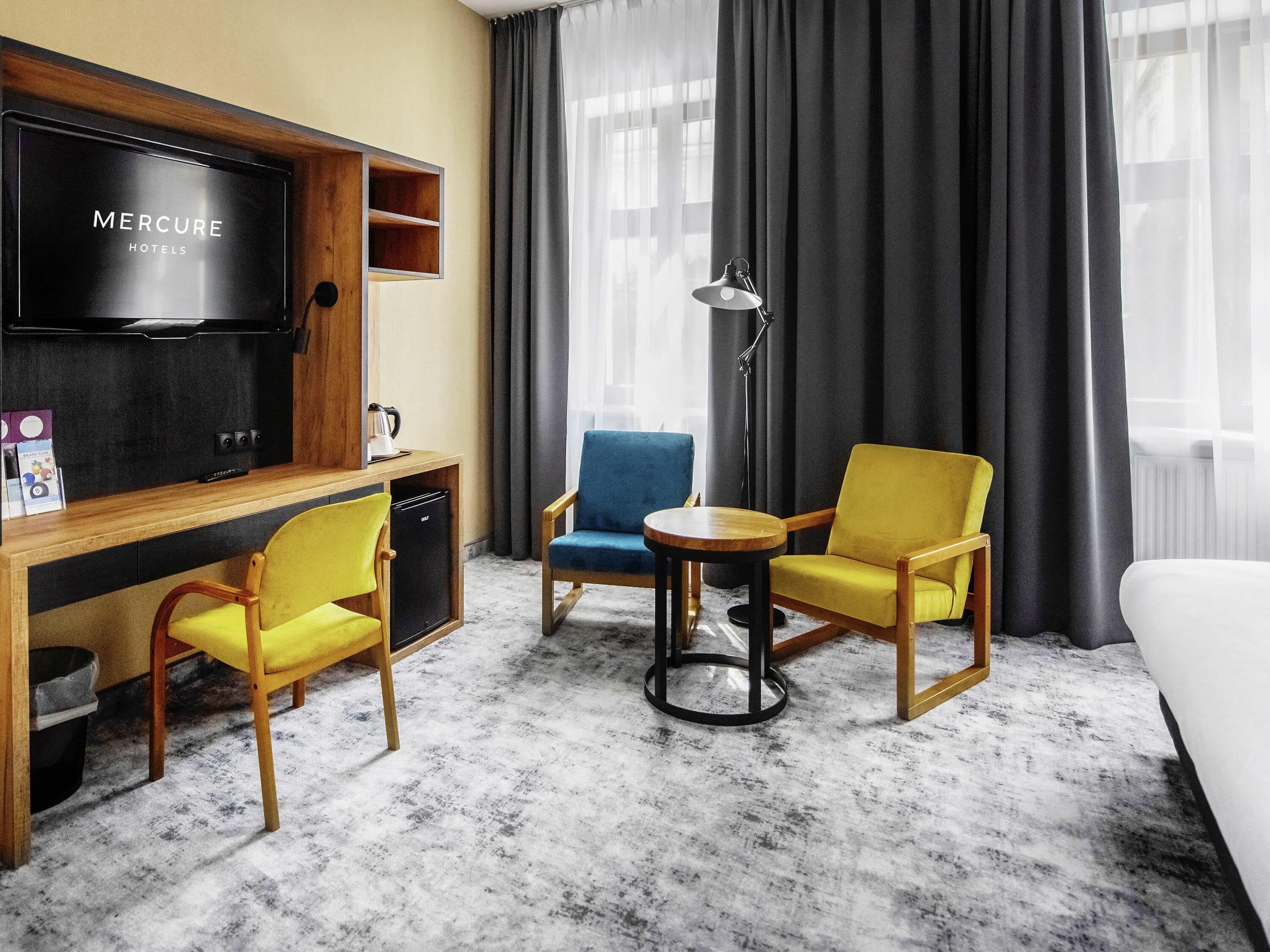 superior room, 1 double bed | minibar, in-room safe, desk, iron/ironing board