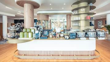 Tägliches Frühstücksbuffet gegen Gebühr