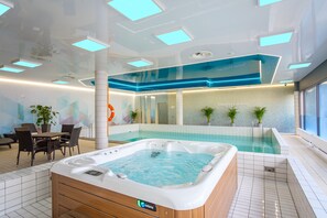 Piscine intérieure