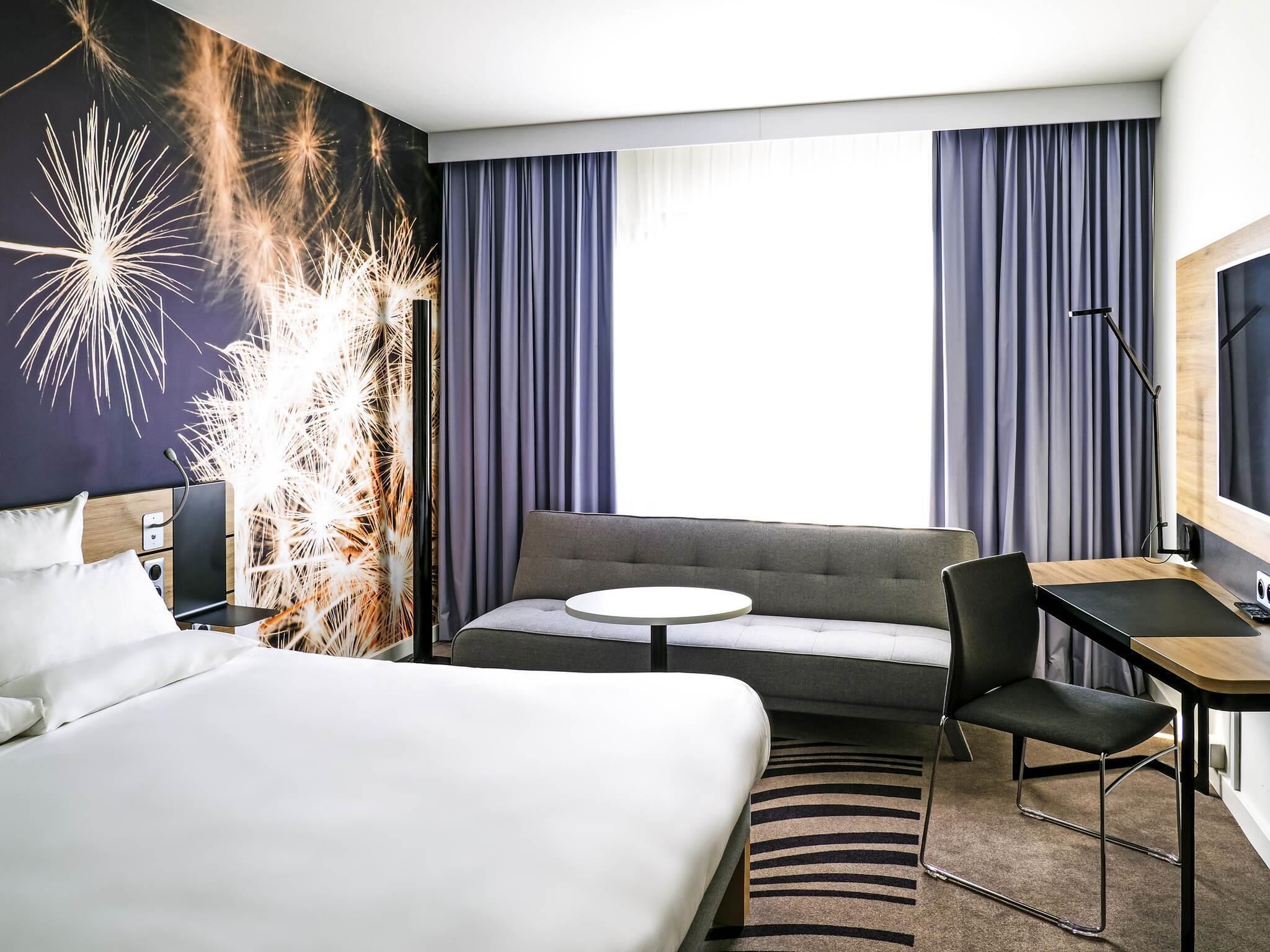 Ropa de cama de alta calidad y minibar 