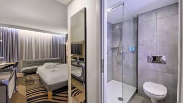 Doppia Superior, 1 letto matrimoniale con divano letto | Biancheria da letto di alta qualità, minibar, una cassaforte in camera