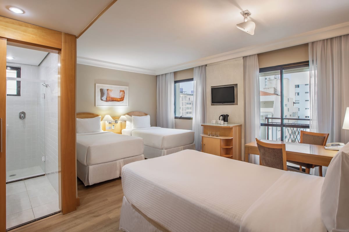 The Innside Triple Twin | Minibar, in-room safe, desk, blackout curtains