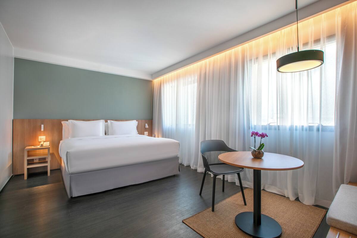 The Innside Premium Room City View | 미니바, 객실 내 금고, 책상, 암막 커튼