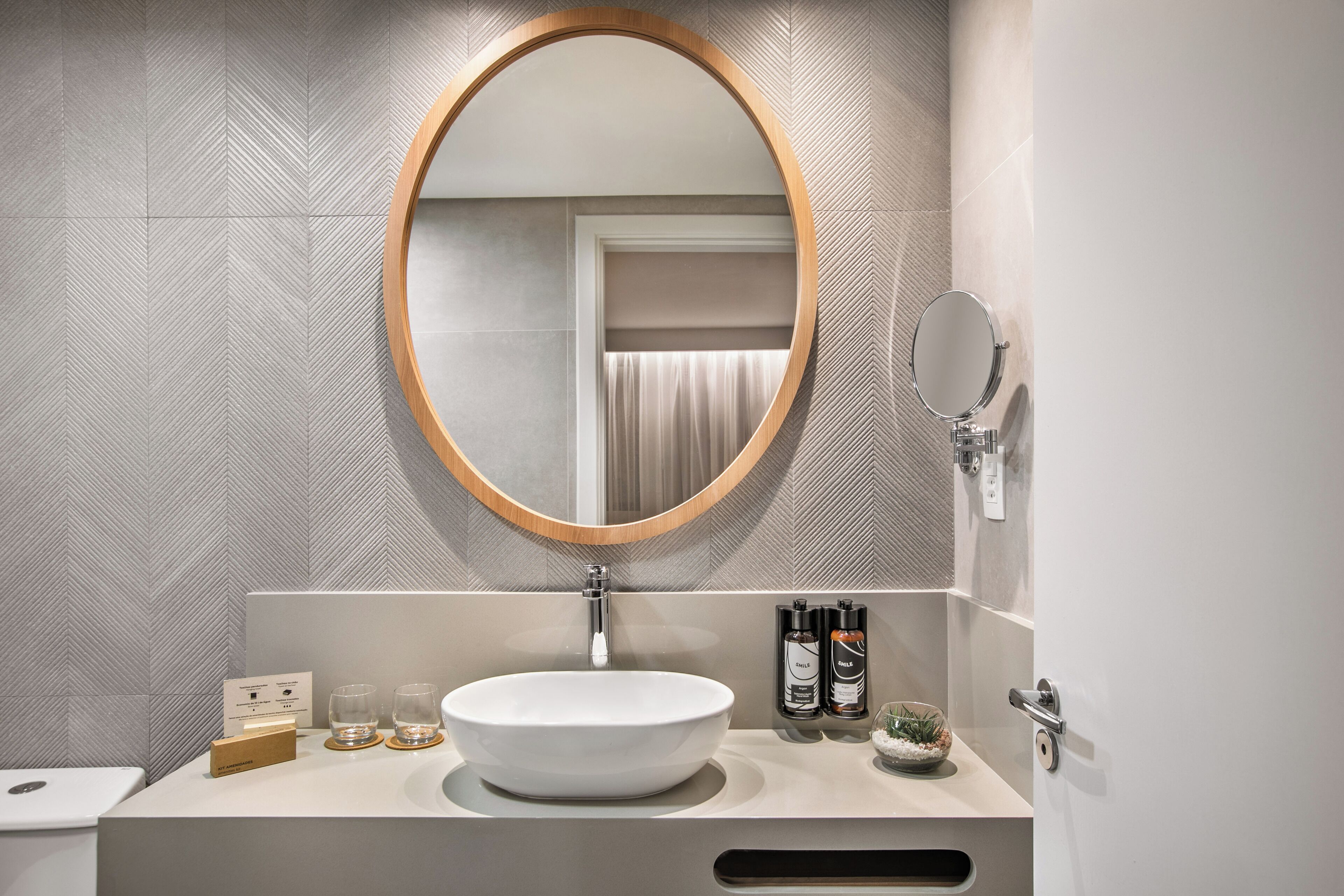 the loft for families | bathroom | shower, free toiletries, hair dryer, towels