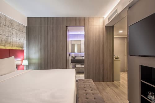 The Townhouse | Frigobar, cofres nos quartos, escrivaninha, cortinas blackout