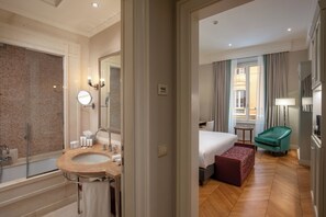 Superior Room | Down comforters, minibar, in-room safe, desk