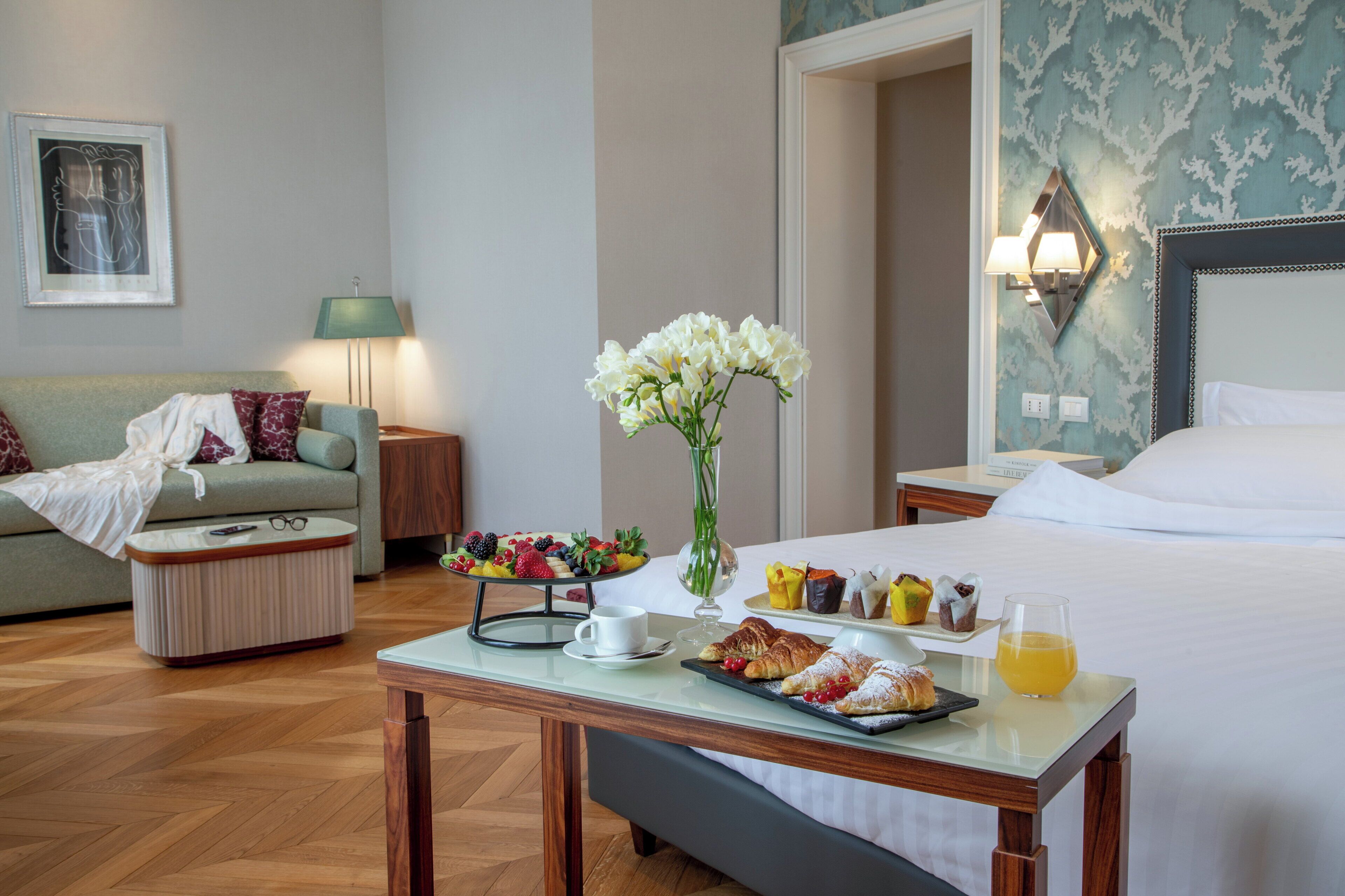 studio suite | 1 bedroom, down duvets, minibar, in-room safe