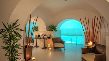 Indoor spa tub