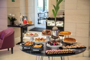 Daily buffet breakfast for a fee