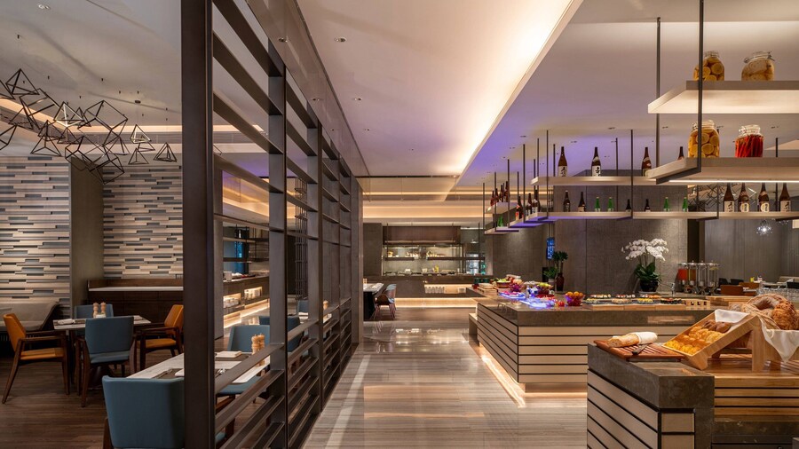 Renaissance Shenzhen Luohu Hotel