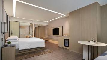 Executive-Zimmer, 1 King-Bett, Stadtblick (Club Lounge access) | Hochwertige Bettwaren, Daunenbettdecken, Minibar, Zimmersafe