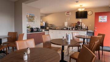 Free daily continental breakfast