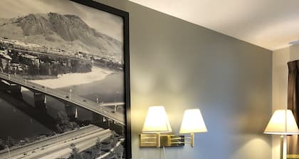 Super 8 by Wyndham Kamloops East