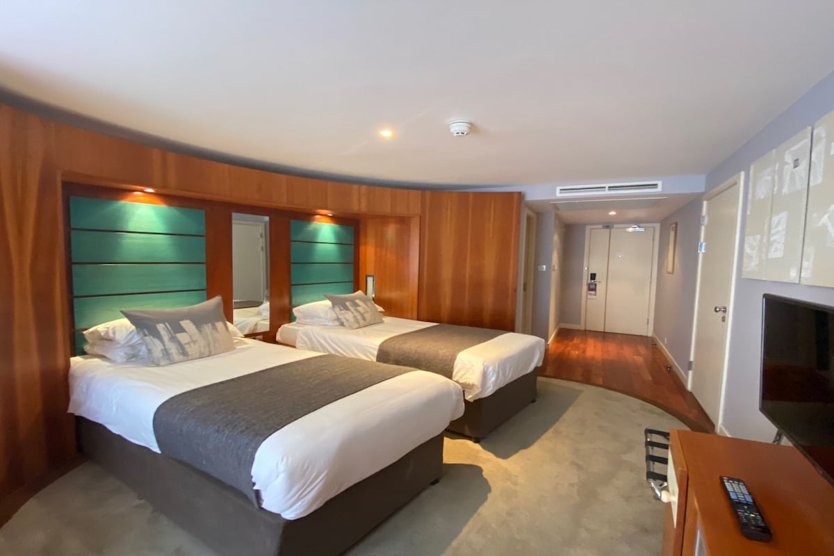 Classic Room, 2 Twin Beds | Down comforters, in-room safe, desk, blackout drapes